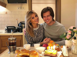 Молодая спортивная блондинка покорила Прохора Шаляпина пирожками и отсутствием талантов