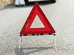 Под Волгоградом водитель погиб, опрокинувшись на «Ладе Калине»