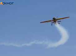 Крутые виражи пилотов-асов в волгоградском небе сняли на видео