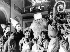 Новый год в Сталинграде: бесплатное кино и катание на коньках для детворы