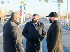 Волгоградцев обязали носить маски по федеральным стандартам: рассказываем, какие, где и как