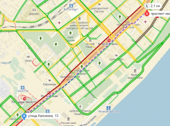 Центр Волгограда встал в двухкилометровой пробке