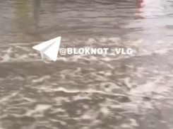 Дороги в Волгограде затопило февральским ливнем