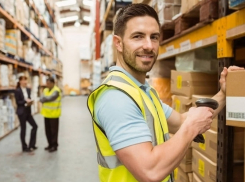 Требуется кладовщик-комплектовщик. Оклад от 35 000 ₽. Заходи в справочник