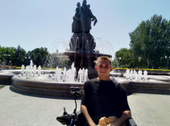 После страшного прыжка с обрыва 27-летний волгоградец, спустя 9 лет, мечтает встать на ноги