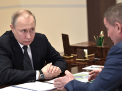 Владимир Путин дал задание Бочарову организовать адресную помощь пострадавшим от паводка