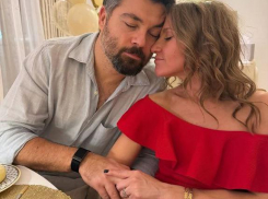 Юлия Ковальчук и Алексей Чумаков отмечают 18-летие совместной жизни