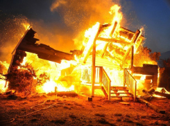 На пожаре в доме под Волгоградом пострадал 60-летний мужчина