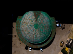 НЛО на крыше Главпочтамта в Волгограде показал блогер