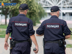 Бездомный устроил резню из-за бутылки воды на остановке в Волгограде