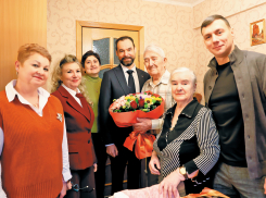  «Красный октябрь» поздравил со 100-летием ветерана труда завода Виктора Ивановича Богданова