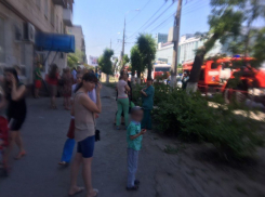 38 человек эвакуировали из детской поликлиники в Волгограде из-за короткого замыкания