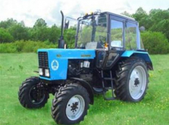 Под Волгоградом 54-летний мужчина угнал служебный трактор