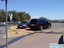 В центре Волгограда водитель Лексуса открыл стрельбу