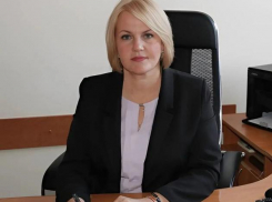 Власть сменилась в районе Волгоградской области — красавица-блондинка сдала пост