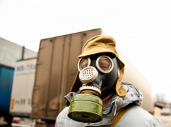 Завод нефтепродуктов травит жителей Ленинска и заключенных удушающими запахами
