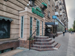 Еще два заведения закрылись на «золотом» пятачке в центре Волгограда 