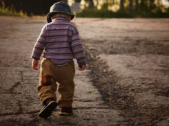 Многодетную мать лишат родительских прав из-за потерявшегося на улице Фролово сына