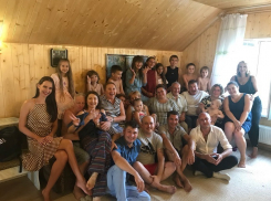 Родные и близкие поздравляют Надежду и Евгения Чупеевых с золотой свадьбой