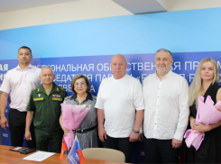 Медалями Минобороны наградили двух волгоградских руководителей