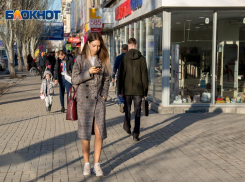 Женщина 26-36 лет с зарплатой 30 тысяч: как выглядит типичный банковский сотрудник в Волгоградской области