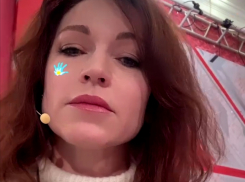 Актриса Алена Хмельницкая приехала в Волгоград для помощи детям с очень редким диагнозом и дорогим лечением 