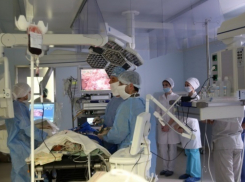 Врачи не дают прогнозов 4-летнему мальчику, пострадавшему на аттракционе в Волгограде 