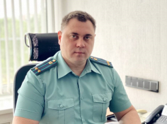 Под домашний арест захотел глава ФССП Волгоградской области Владимир Евстигнеев 
