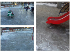 Детская площадка в Волгограде превратилась в смертельно опасный каток