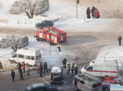В Волгограде в столкновении двух иномарок и маршрутки пострадал 31-летний мужчина