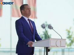 Приехавший в Волгоград Медведев пригрозил Киеву Судным днем