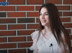 Участница «Мисс Волгоград – 2020» Елизавета Крутова не может представить жизнь без Интернета