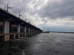 На Волжской ГЭС объяснили причины повышенного водосброса