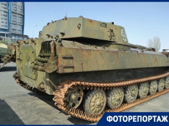 Облезлый парк военной техники возле «Гасителя» в Волгограде показал фотограф