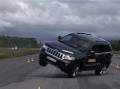 Под Волгоградом на Jeep Cherokee перевернулся участник ралли-рейда 