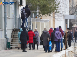 В Волгограде второй день штурмуют офис «Волны»: фото и видео