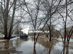 Южную окраину затопило в Волгограде: «Пора запускать лодки»