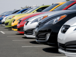 Житель Волгограда обвиняется в крупных аферах с дорогостоящими иномарками