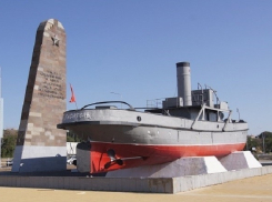 Спортплощадку и военную технику устанавливают в сквере «Гаситель» в Волгограде