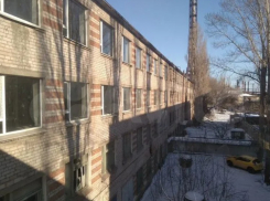 В Волгограде офисную четырехэтажку меняют на стройматериалы