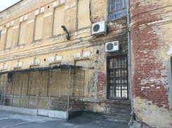 В Волгограде разваливаются оба здания краеведческого музея