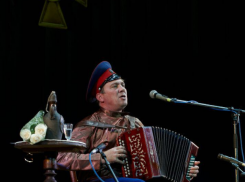 Творчество волгоградского артиста поддержал промышленник Олег Савченко