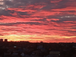 Небывалой красоты закат привел в восторг волгоградцев