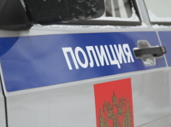 В Камышине мошенник оставил без денег двоих экспедиторов