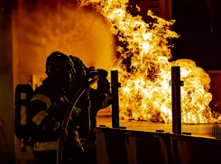 Люди потеряли все: в Волгоградской области потушили страшный пожар на Зюзинском рынке