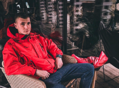 В Волгоградской области прощаются с погибшим на Украине 23-летним сапером Александром Водяным