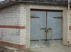 В гараже при загадочных обстоятельствах погиб контрактник в Волгограде