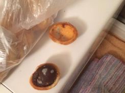 Волгоградец купил в магазине заплесневелые орешки со сгущенкой