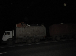 Под Волгоградом водитель Daewoo протаранил КамАЗ: 2 пострадали