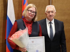 Благодарность от Валентины Матвиенко получила педагог с 30-летним стажем Тыщенко 